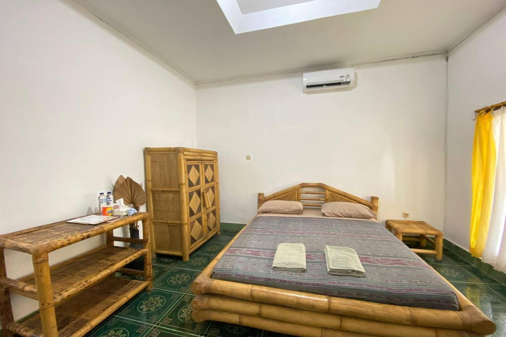 Duyung Rooms & Resto Gerupuk Bumbang エクステリア 写真