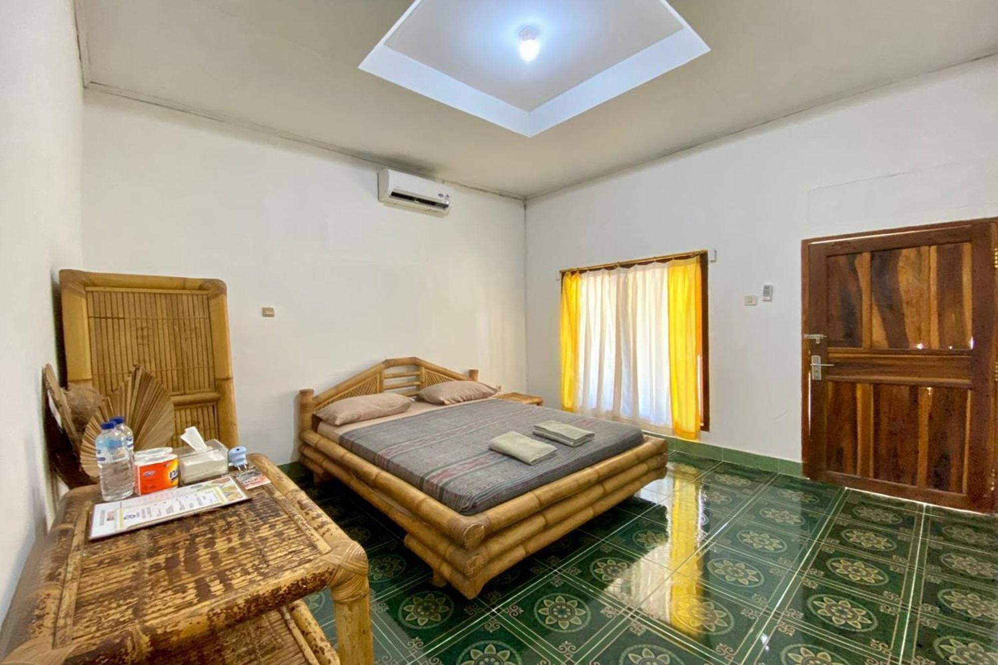 Duyung Rooms & Resto Gerupuk Bumbang エクステリア 写真
