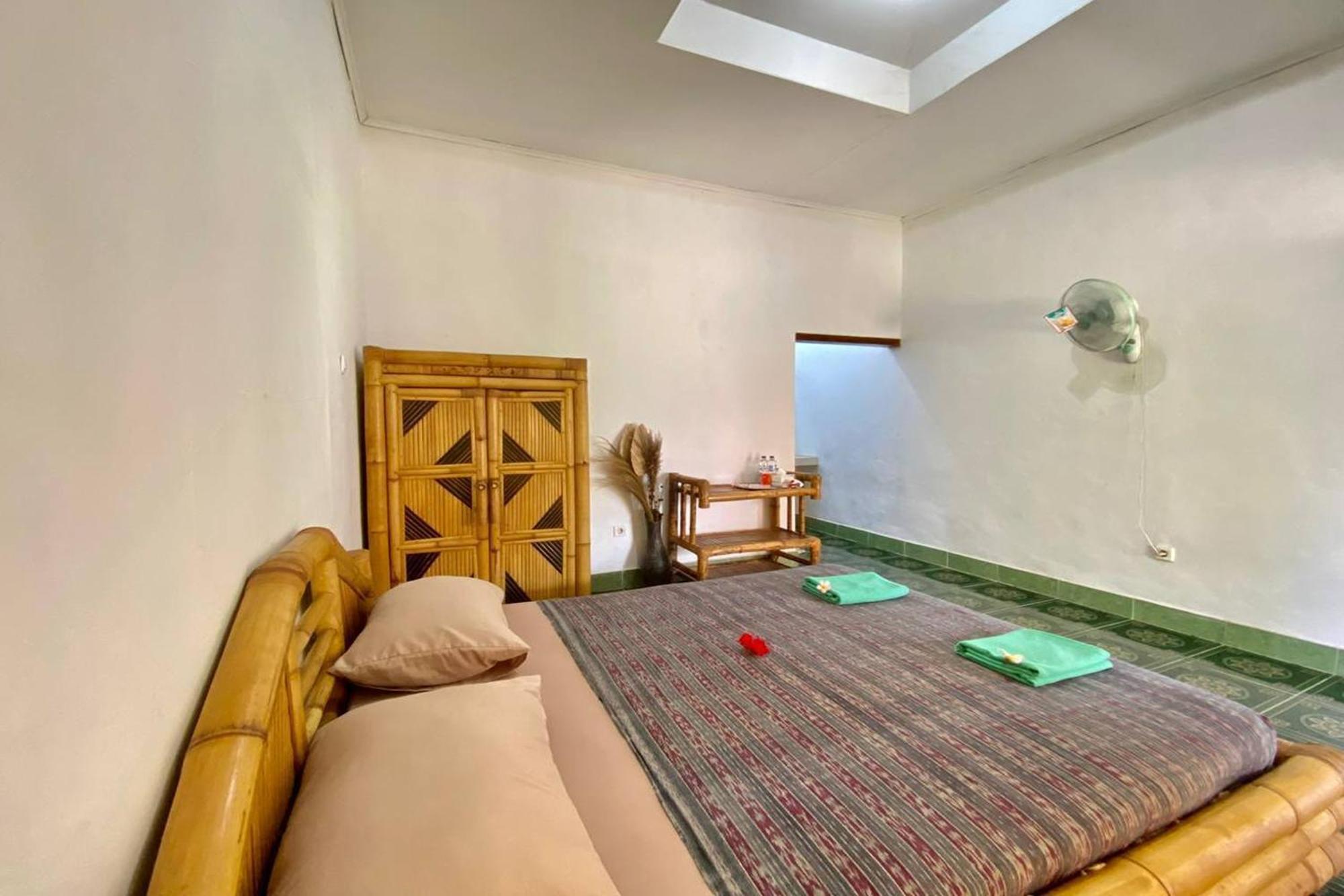 Duyung Rooms & Resto Gerupuk Bumbang エクステリア 写真