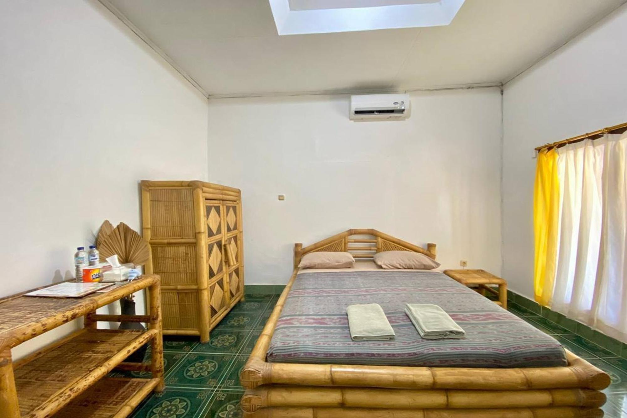 Duyung Rooms & Resto Gerupuk Bumbang エクステリア 写真