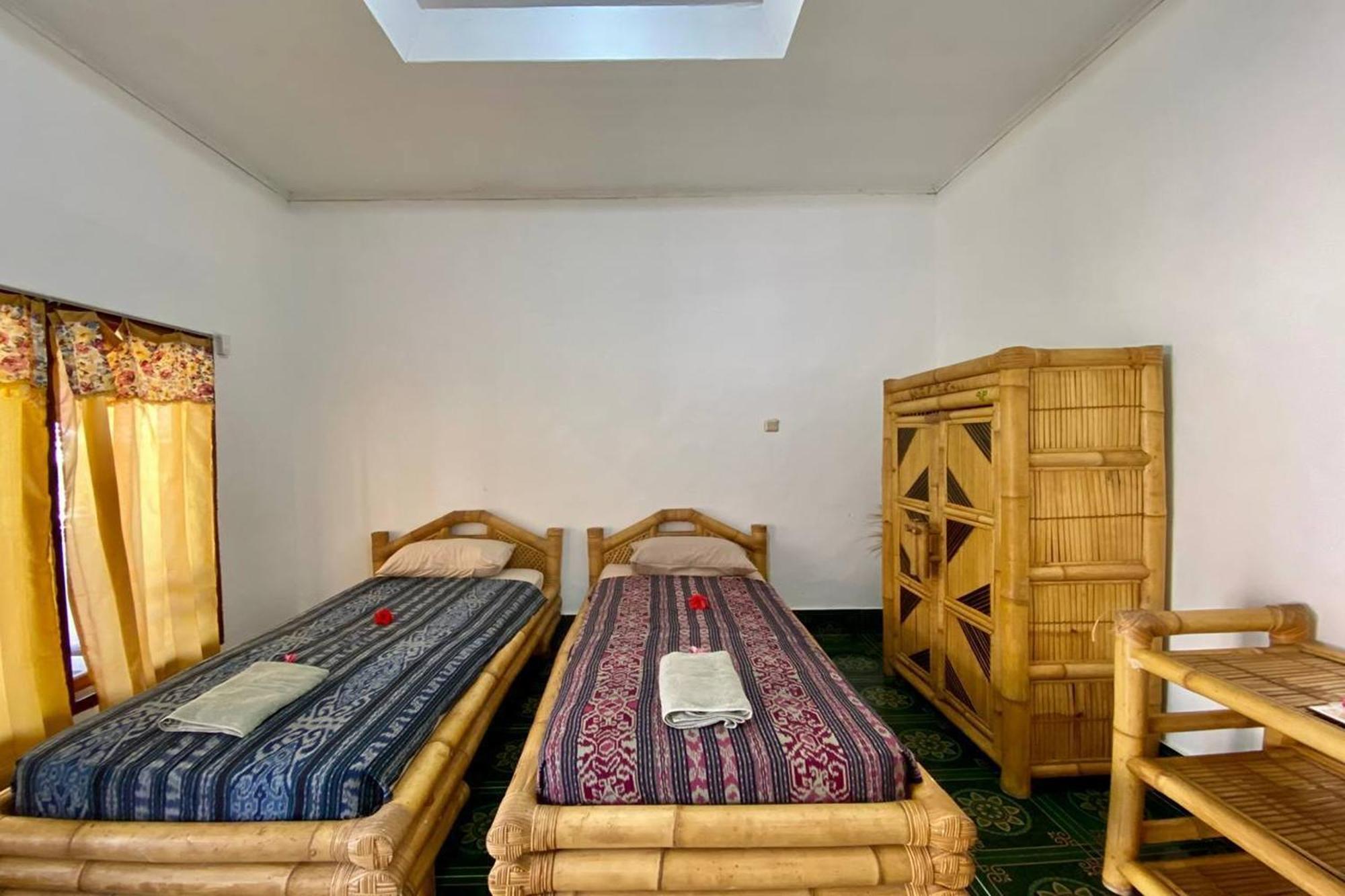 Duyung Rooms & Resto Gerupuk Bumbang エクステリア 写真