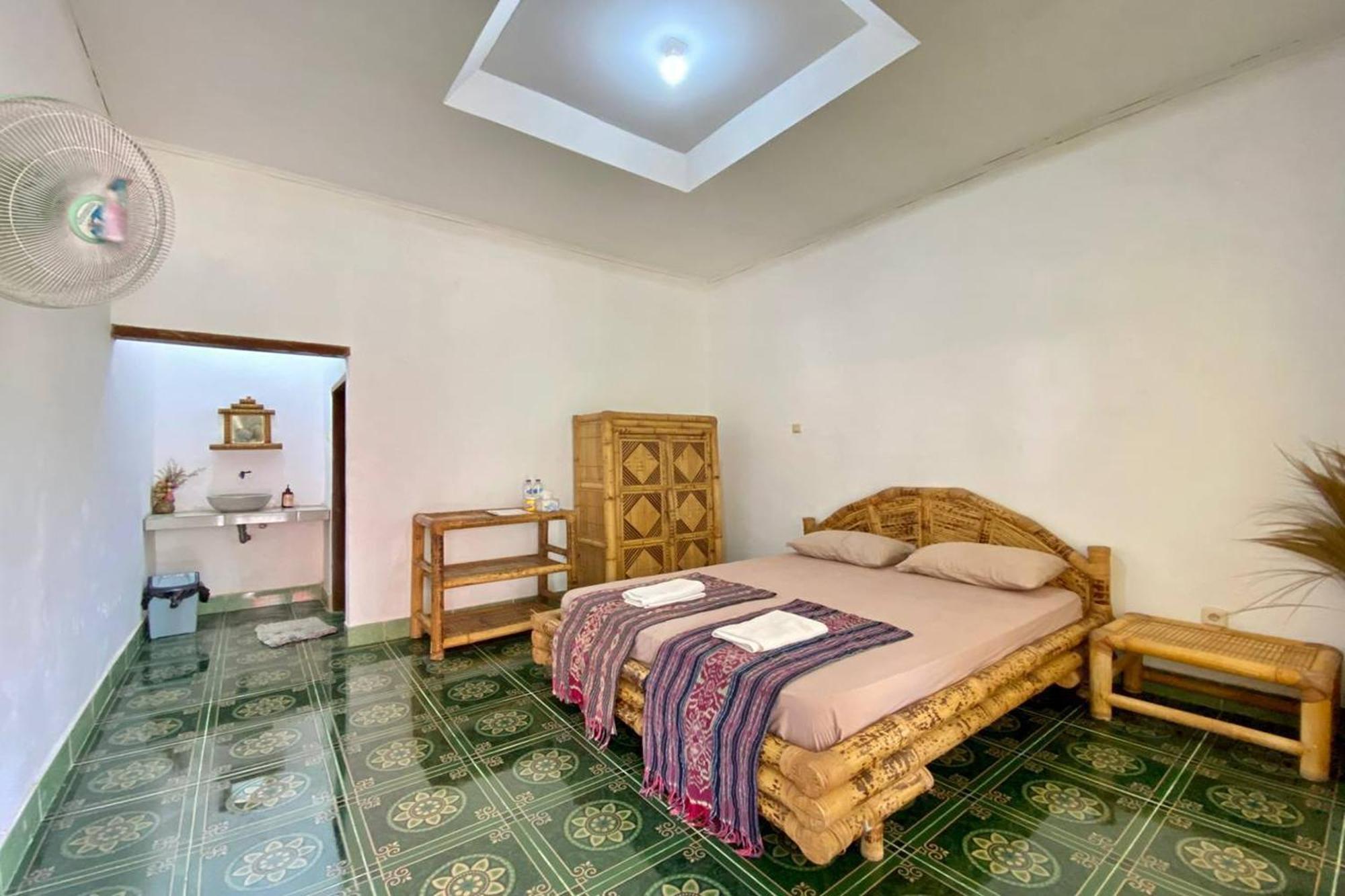 Duyung Rooms & Resto Gerupuk Bumbang エクステリア 写真