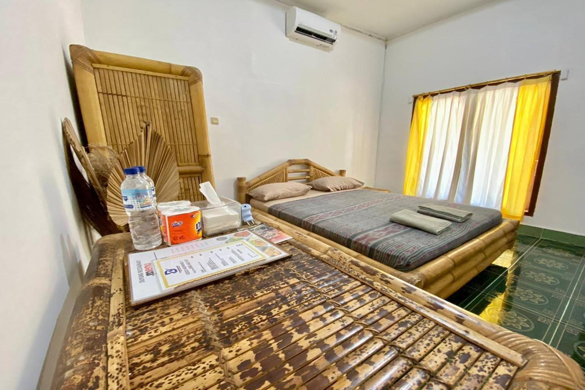 Duyung Rooms & Resto Gerupuk Bumbang エクステリア 写真