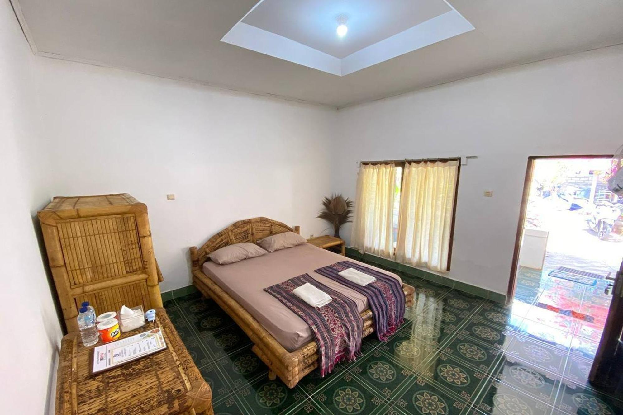 Duyung Rooms & Resto Gerupuk Bumbang エクステリア 写真