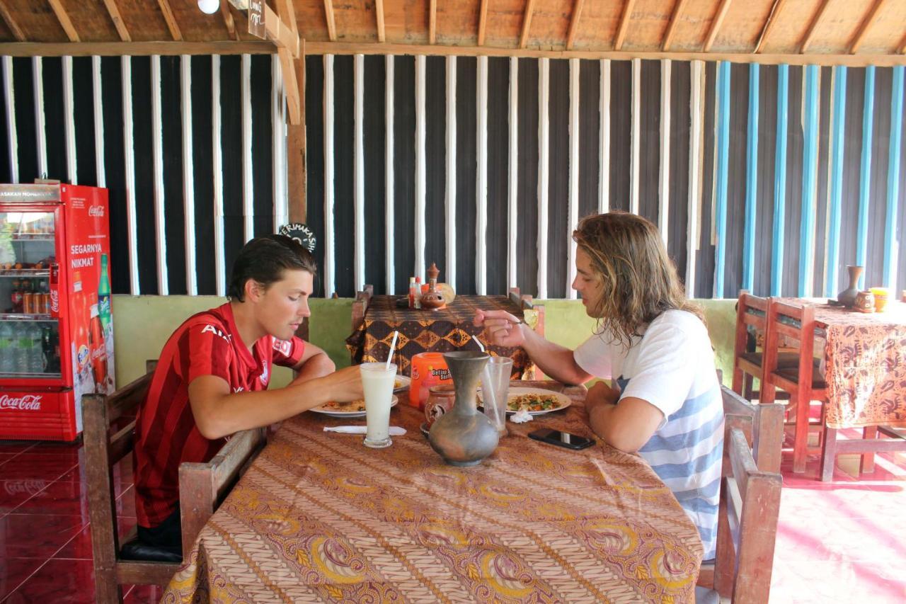 Duyung Rooms & Resto Gerupuk Bumbang エクステリア 写真